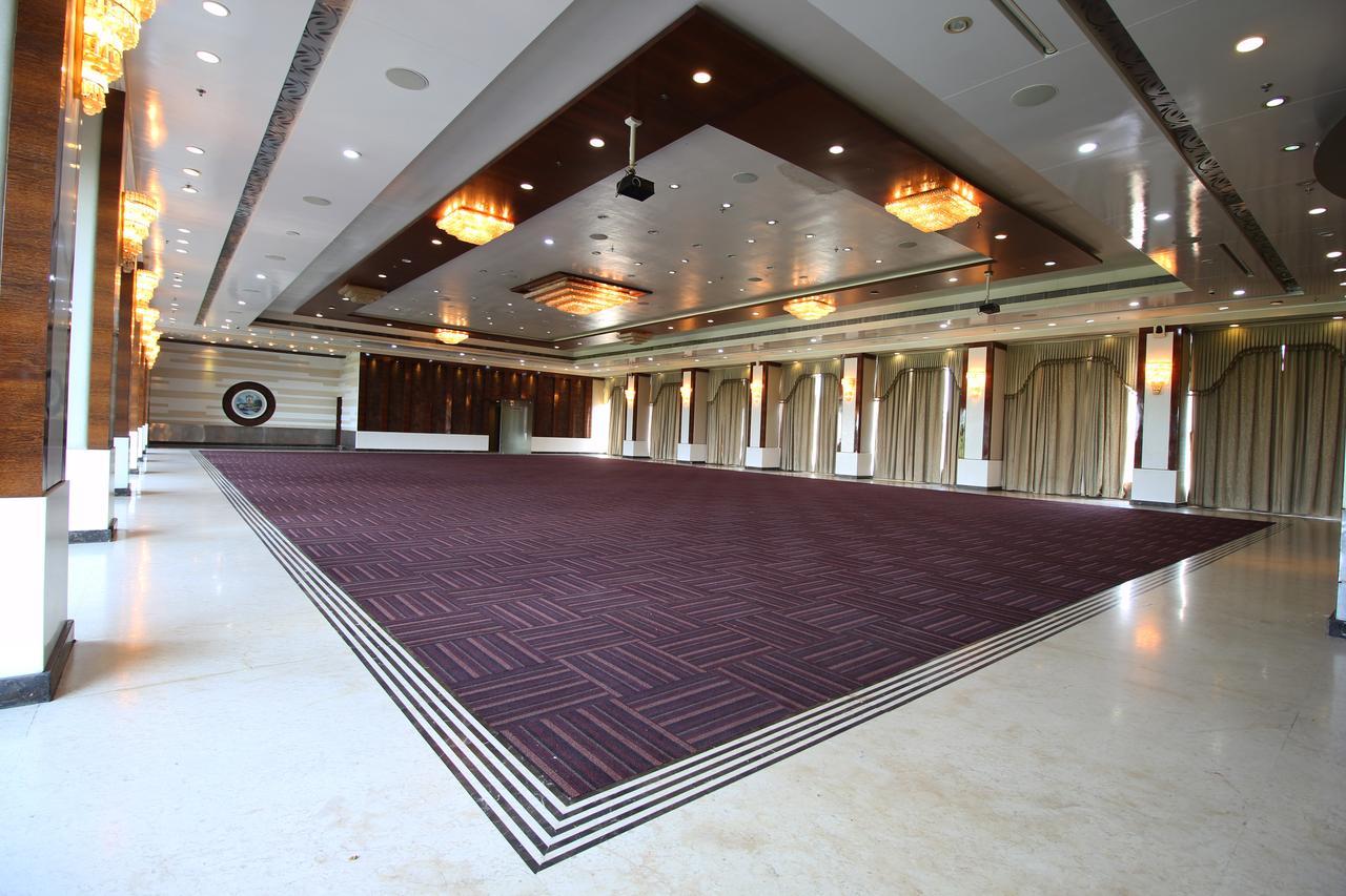 Hotel Aarya Grand & 4*